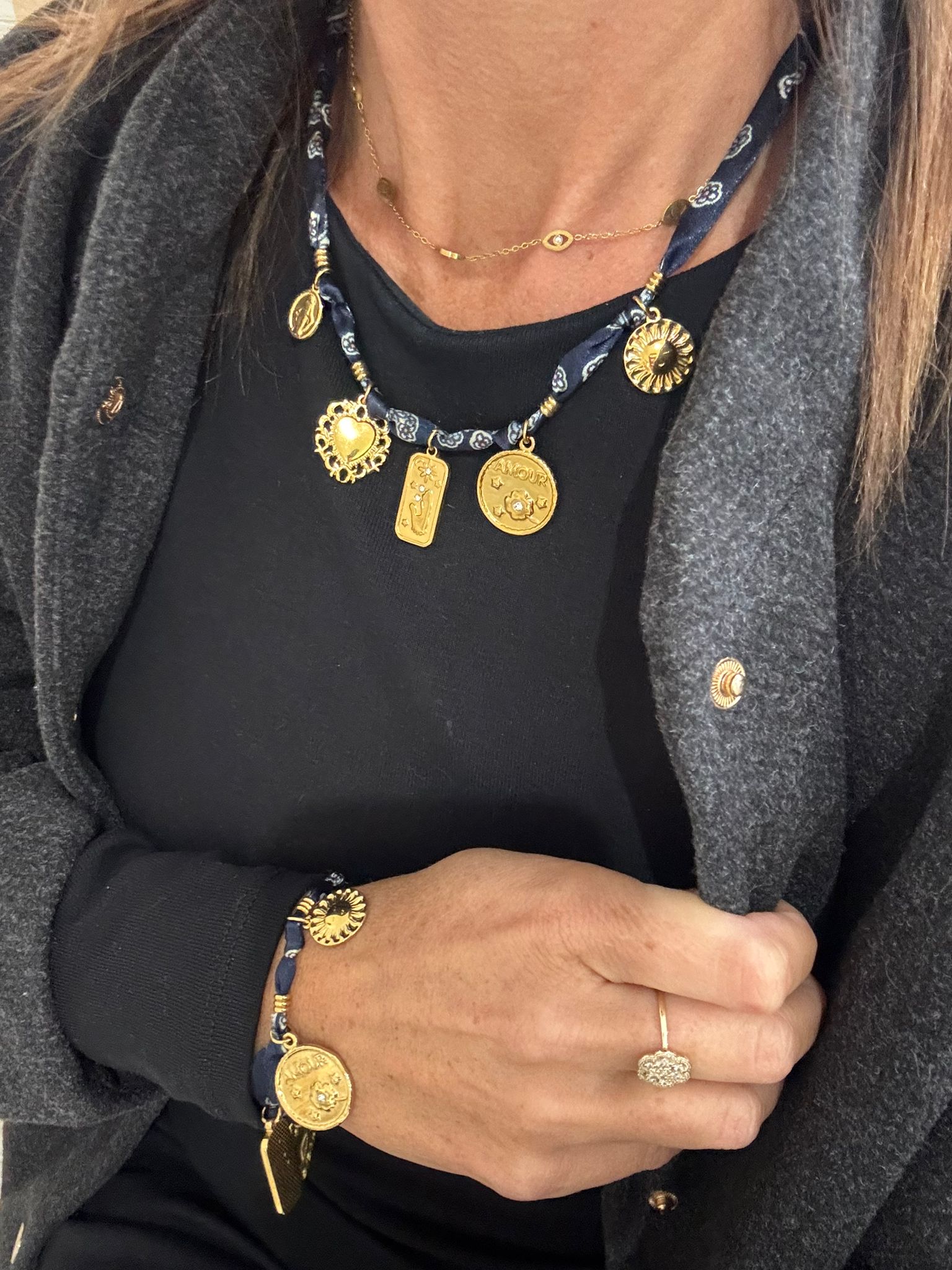 Collier Ayin