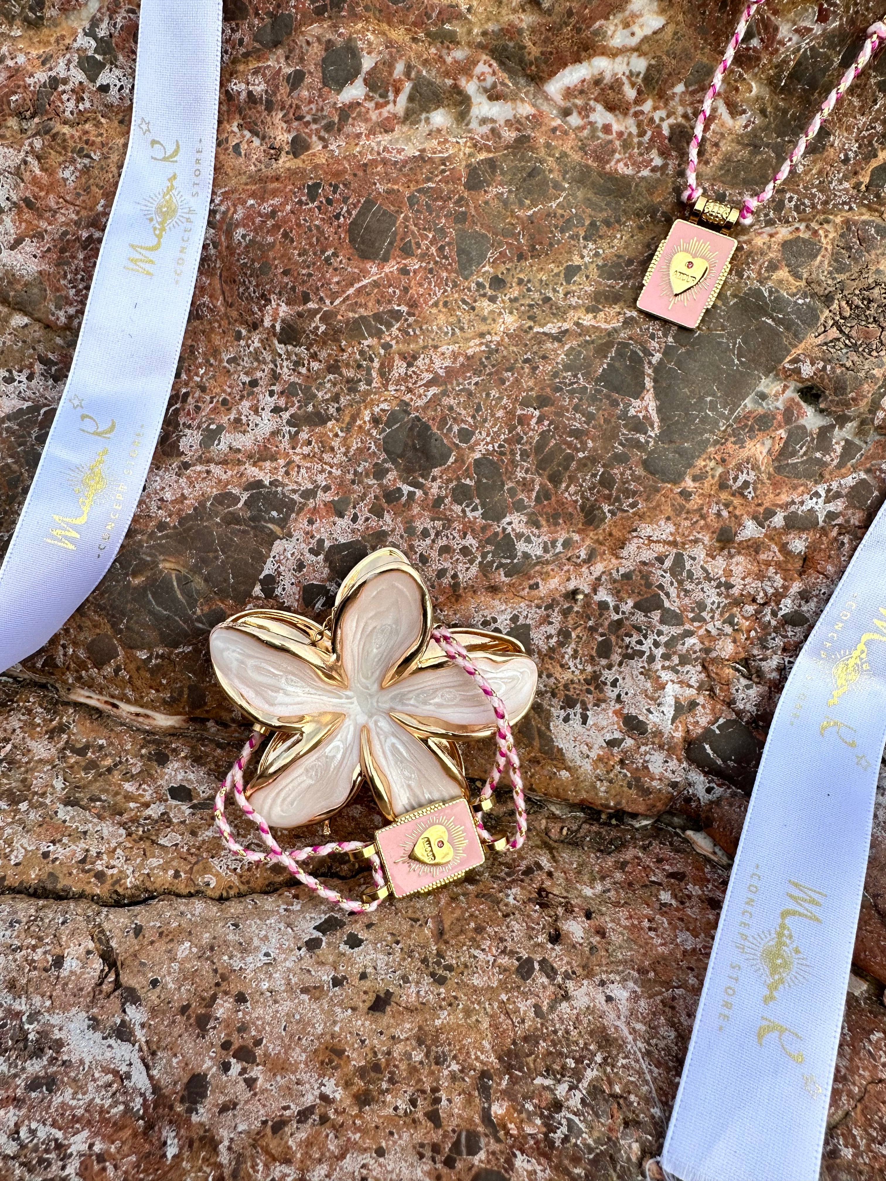 Collier Rosa